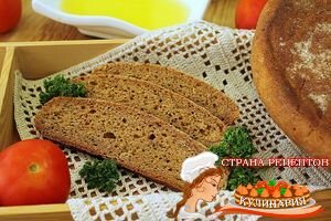 Ржаной хлеб в мультиварке с томатами и травами